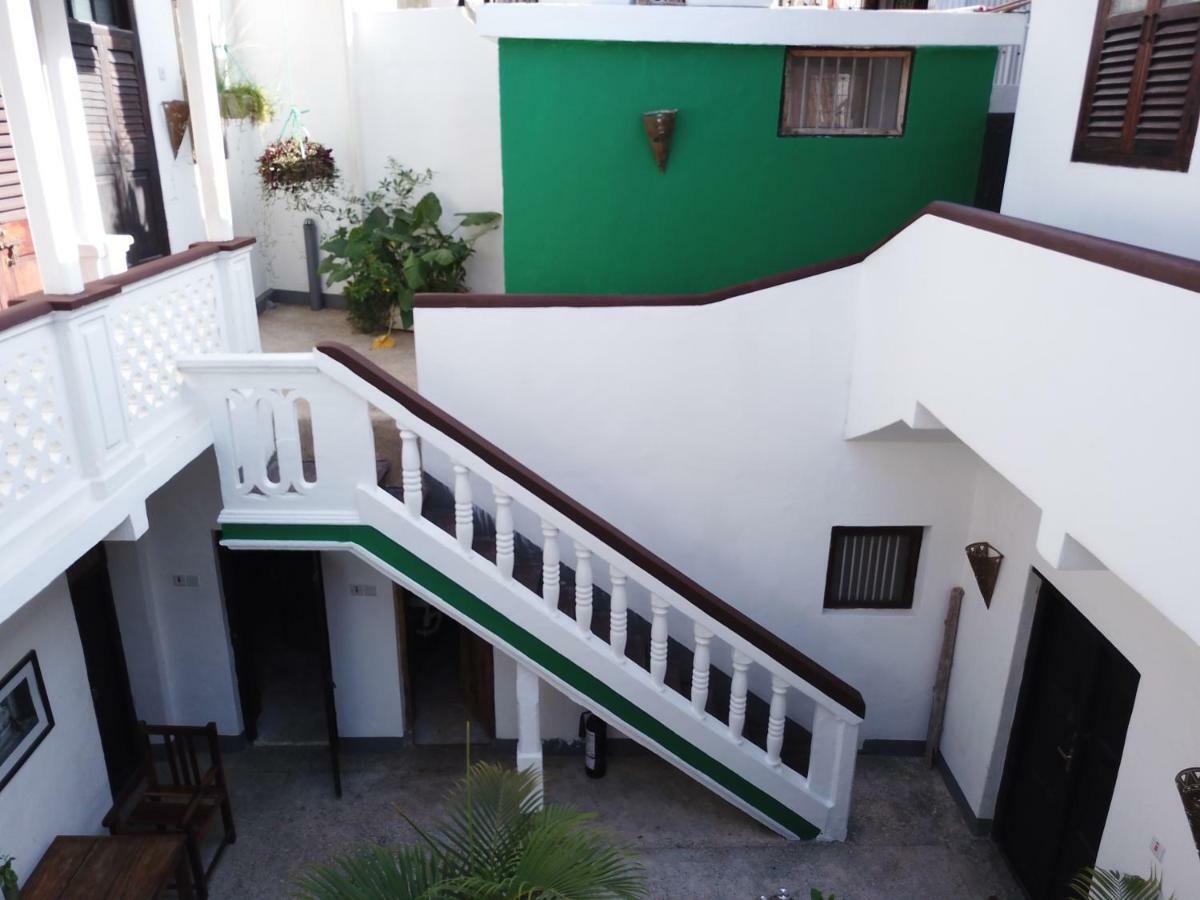 Auberge de jeunesse Zlife Stone Town à Zanzibar Extérieur photo